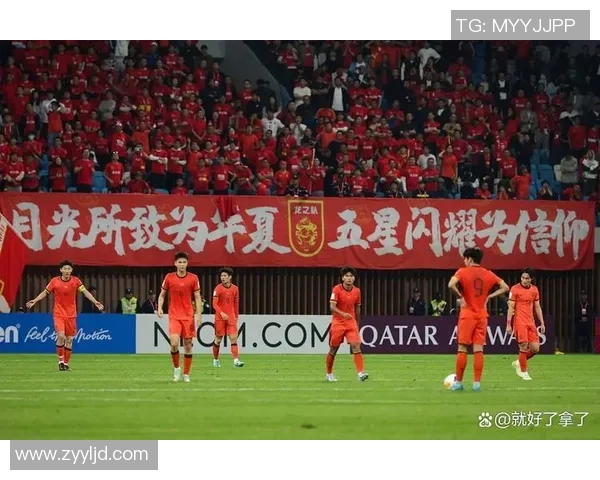 国足鏖战亚洲杯再现逆转奇迹全队团结展现新时代拼搏精神