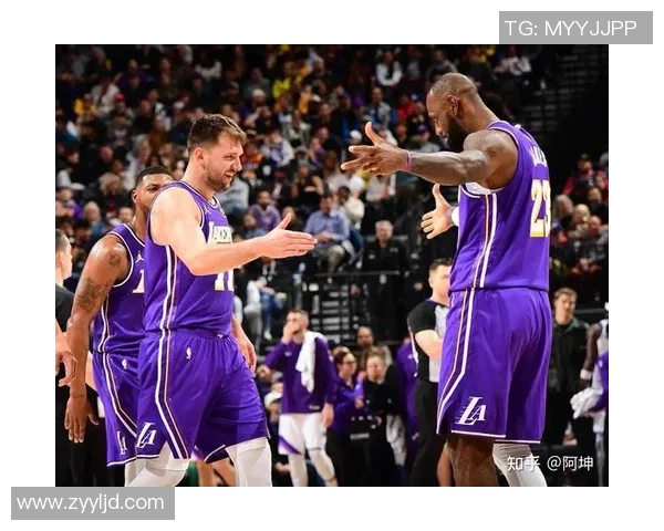 洛杉矶湖人鏖战劲敌巅峰对决演绎赛场激情再燃传奇之夜 洛杉矶湖人鏖战劲敌巅峰对决演绎赛场激情再燃传奇之夜